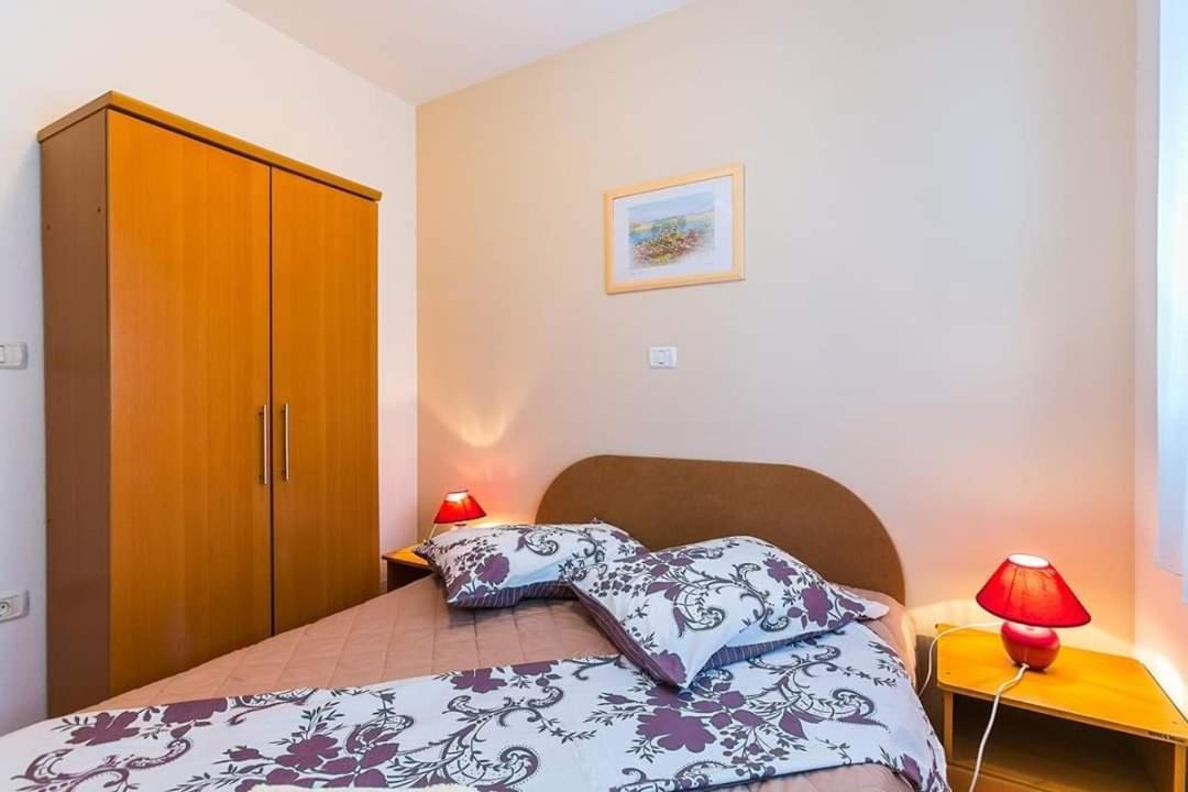 Apartman Nada *** Medulin Exterior photo