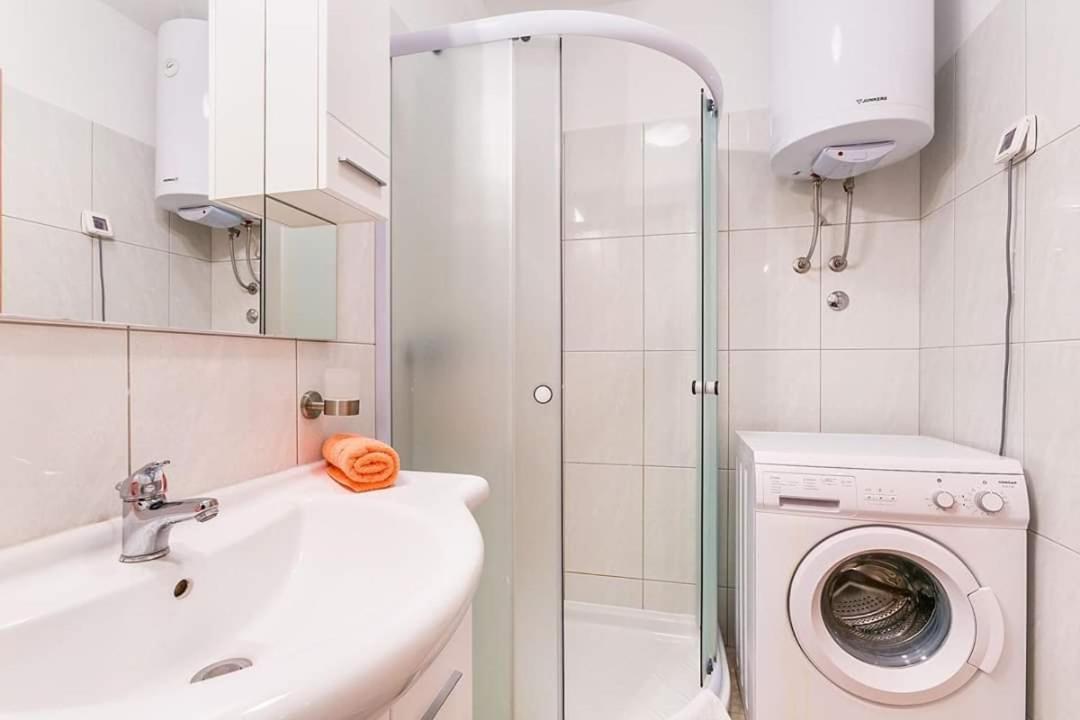 Apartman Nada *** Medulin Exterior photo