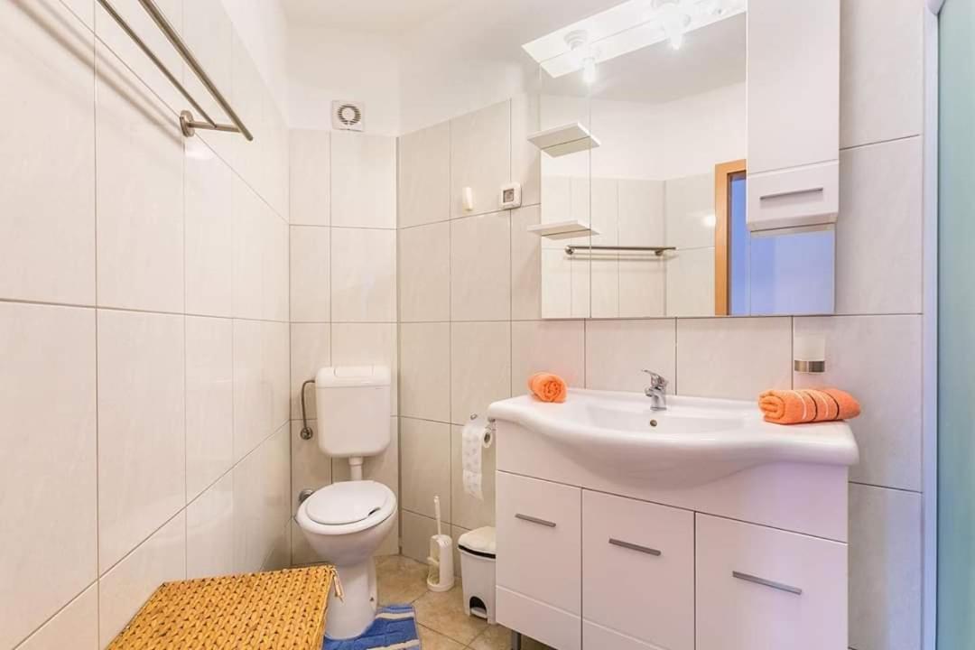 Apartman Nada *** Medulin Exterior photo